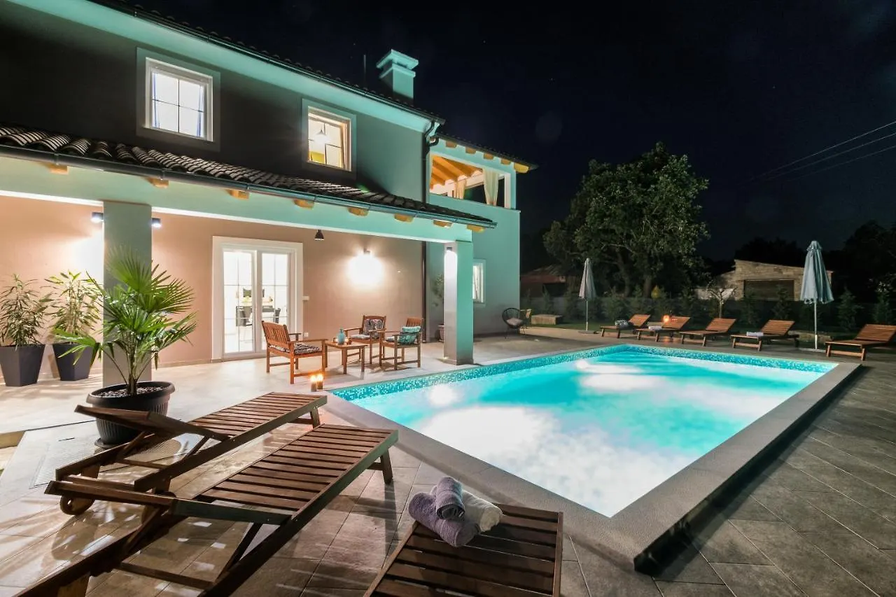 Villa Luxurious Mediterranean House Kavran Croatia