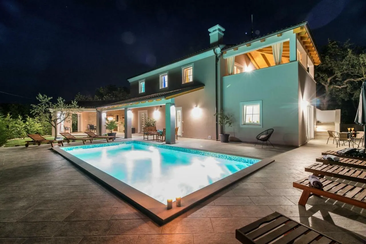 Luxurious Mediterranean House Kavran